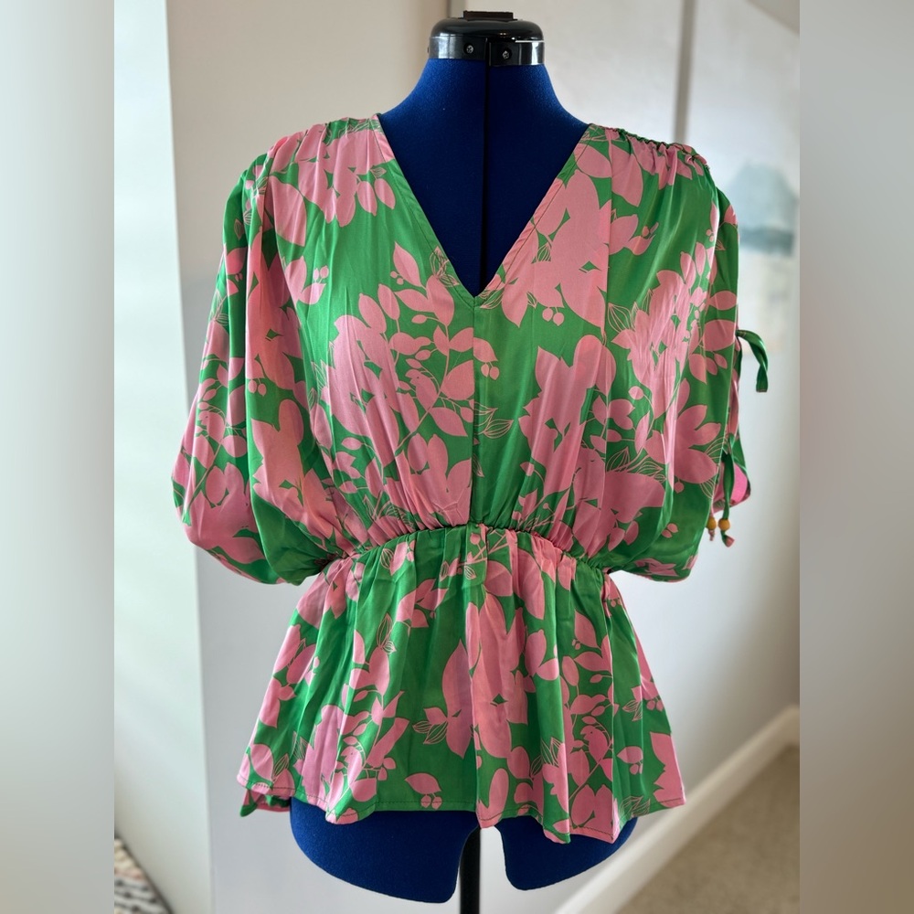 Umgee Top. Green and pink. Size small.